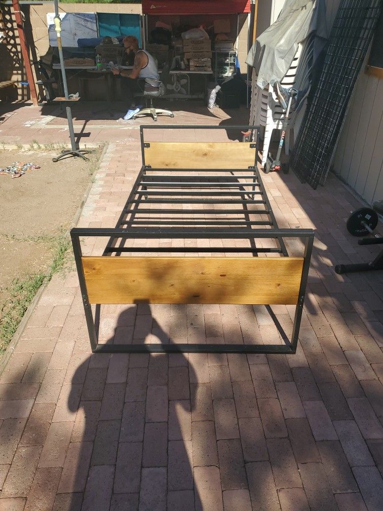 Twin Bed Frame Metal I Ask $25.00