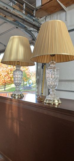 Lamps for sale assorted starting at $10 and up all different styles and sizes not all are shown. I’ll send you my Marketplace listing complete deetail