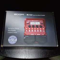 ZOOM Bass Multi-effects Pedal