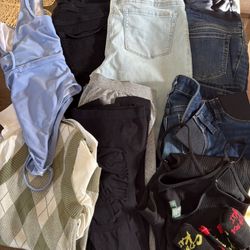 Bundle Of Maternity Clothes 