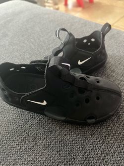 Size 1Y Nike Sandals