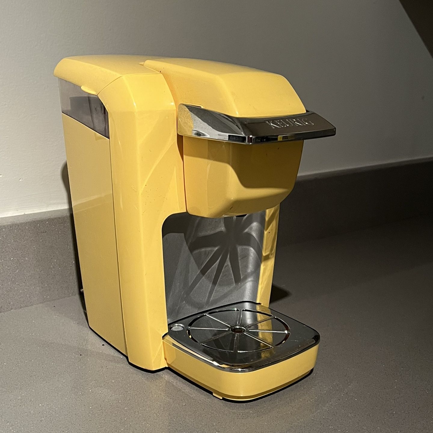 Yellow Keurig K15 Mini Coffee Maker for Sale in Chicago, IL - OfferUp