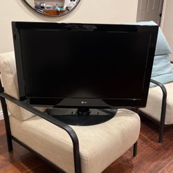 LG 42’ TV