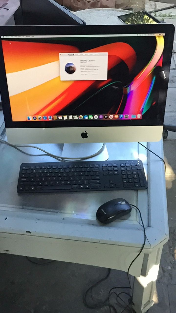 21.5” iMac Late 2013 Retina I5 Processor 500gb Hardrive 8gb good condition