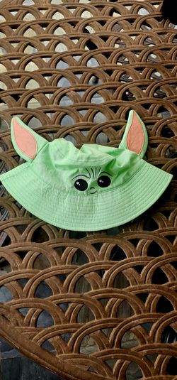 Disney store Disneyland  Grogu hat