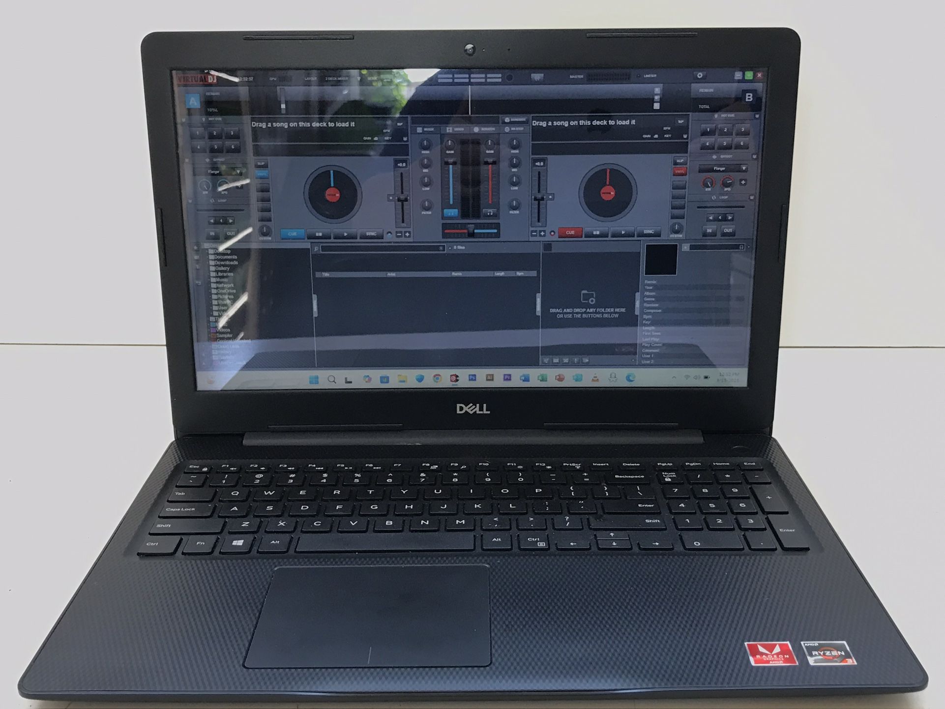 **Dell Inspiron Touchsceen Laptop. w/ Virtual DJ Pro 8** *Windows 11 64Bit. * Price $160