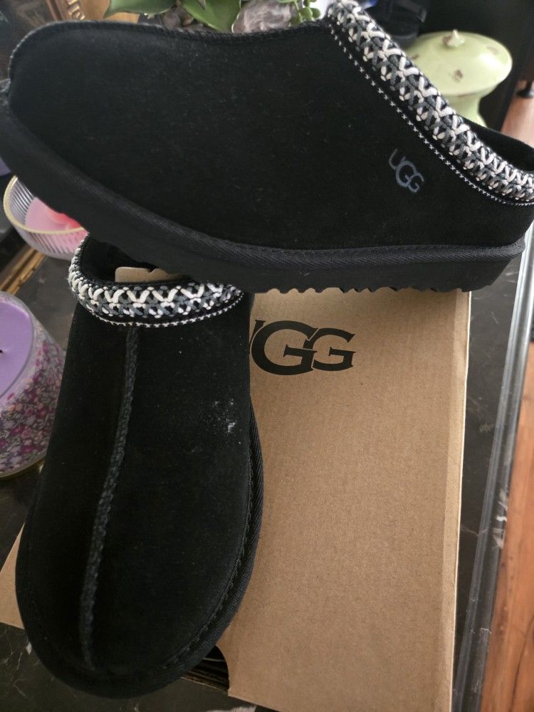 Uggs Size 4