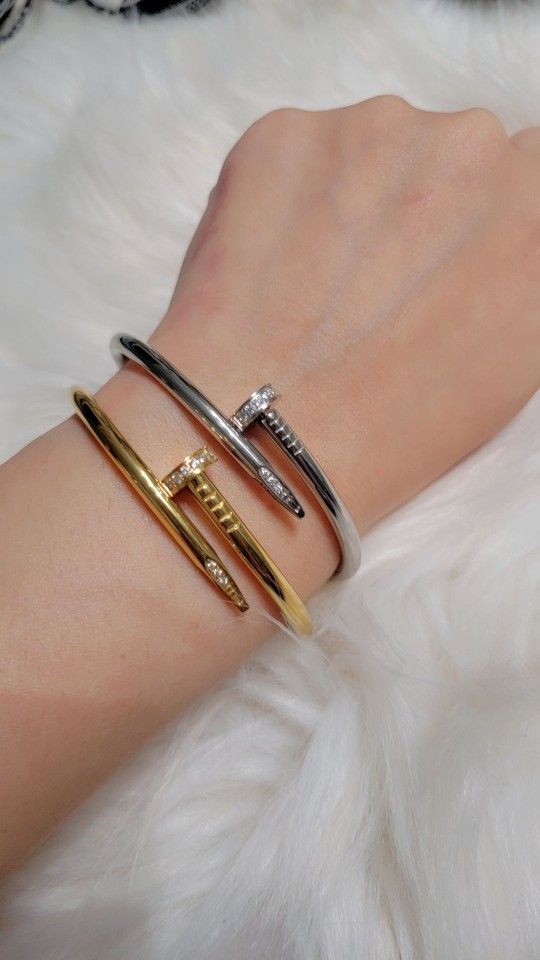 Car'teer Nail Bangle