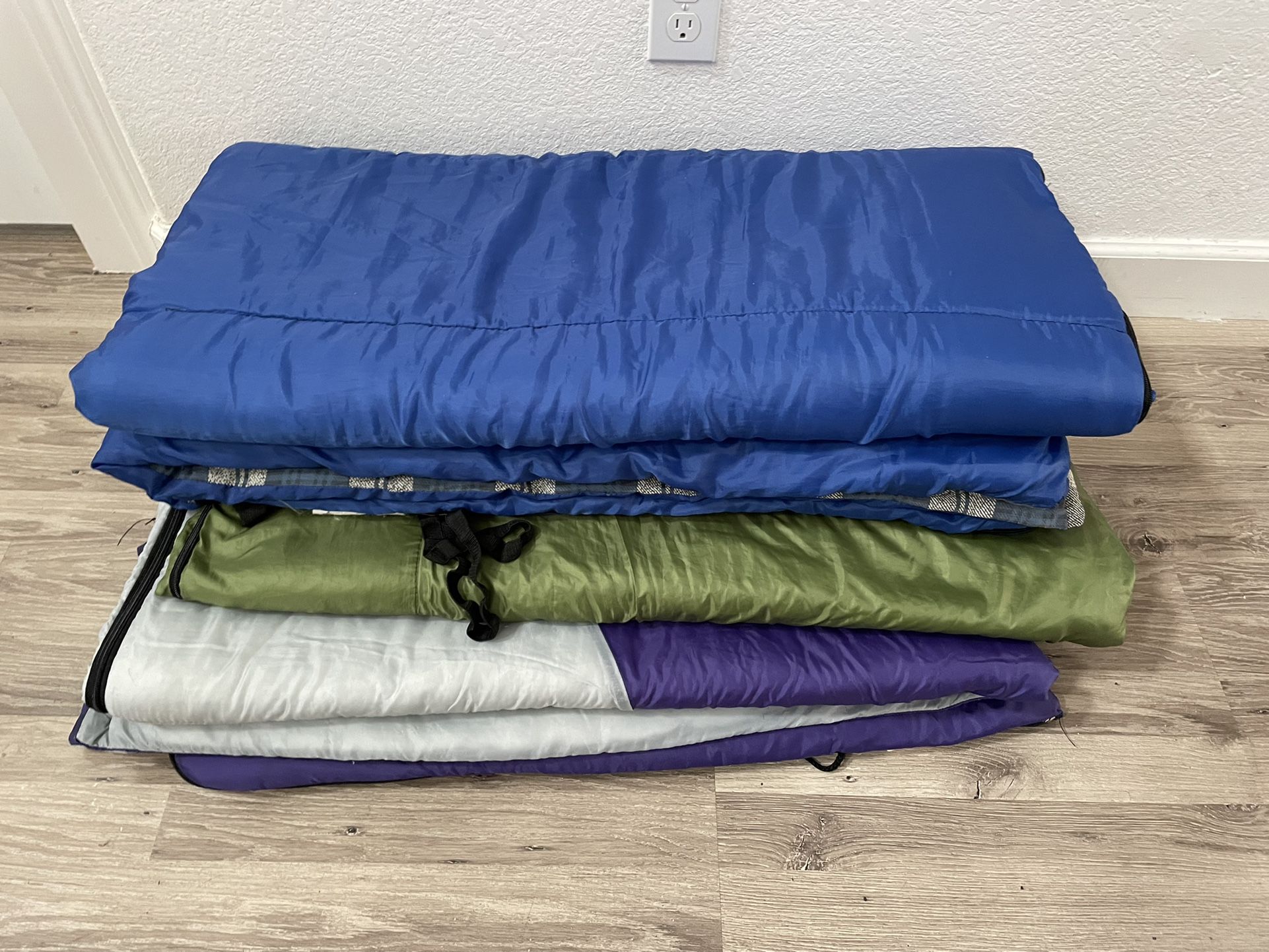 3 Sleep Bag With Great Condition, Great For Camping