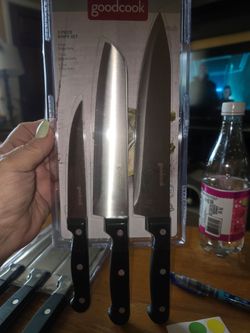 🧚♀️ NEW 3 Piece Knife Set. Includes 6 inch chef knife, 7 inch santoku knife, 5 inch utility knife