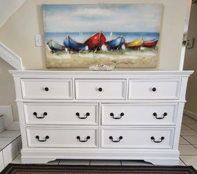 COASTER FINE FURNITURE SOLID WOOD DRESSER LIKE NEW CONDITION FREE DELIVERY