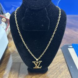 18k Gold With Pendant 19 Inches Pick Up Only!!