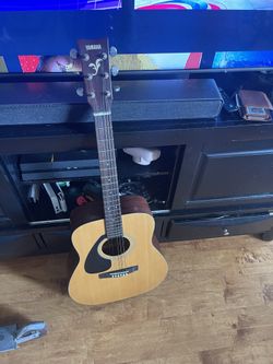 Yamaha Guitar 