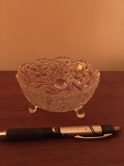 Footed glass bowl