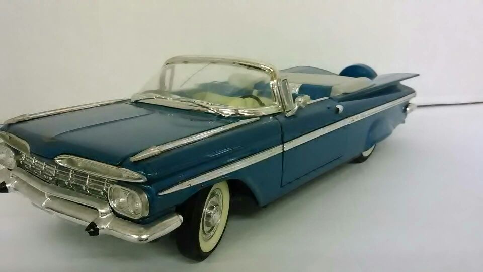 1959 Chevy Impala - Scale Model Car 1:18 -