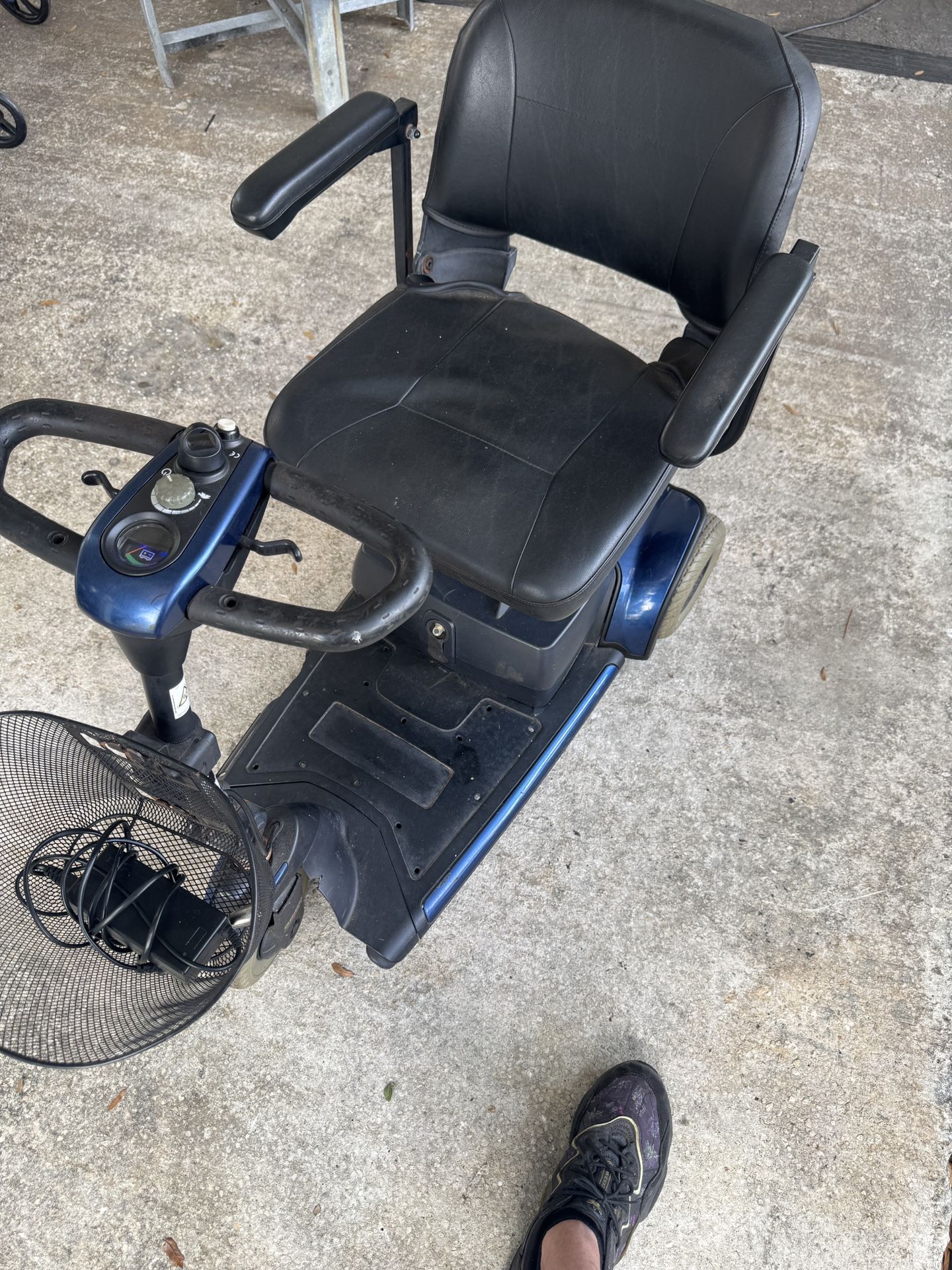 Pride Gogo Elite Plus 3 Wheel Scooter