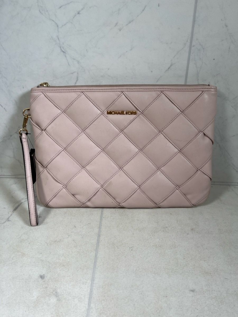 Michael Kors Quilted Light Pink Leather Clutch (A1G006993)