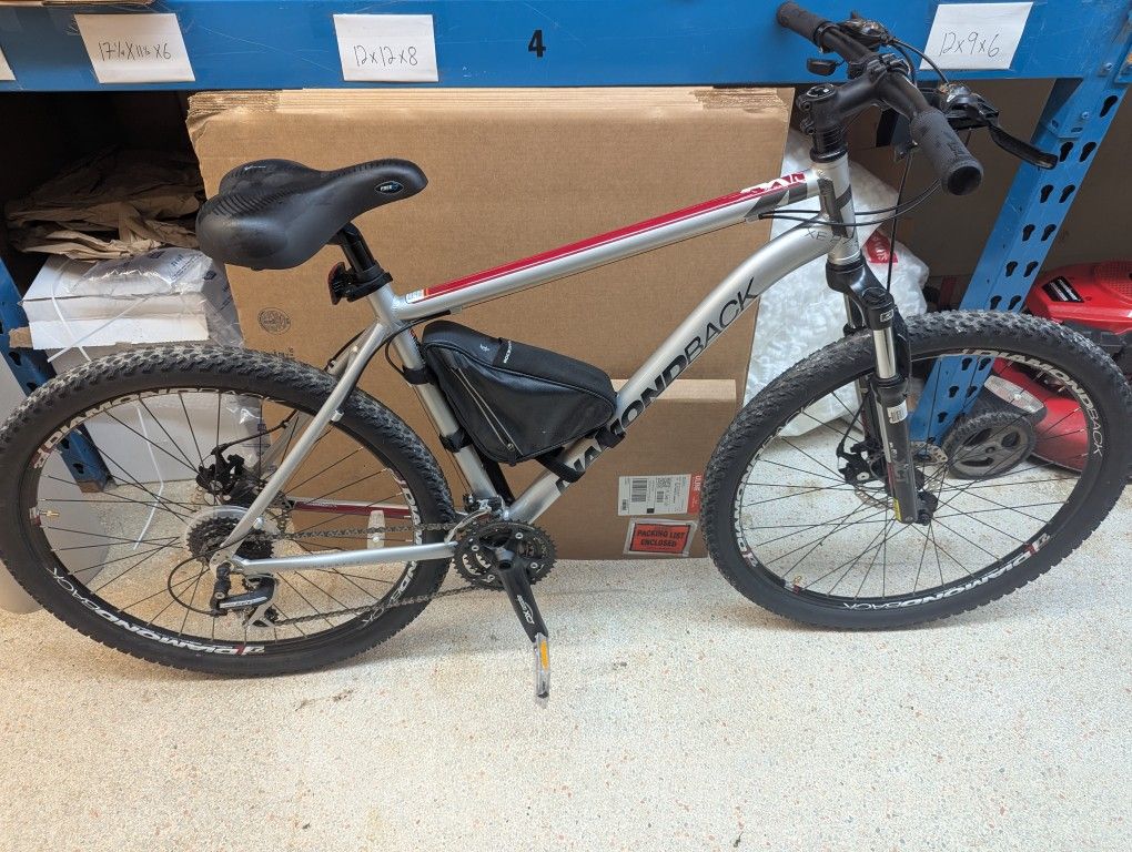 Diamondback Axis XE27.5 Bicycle