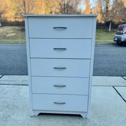White 5-Drawer Tall Dresser – 31”W x 19.5”D x 49”H