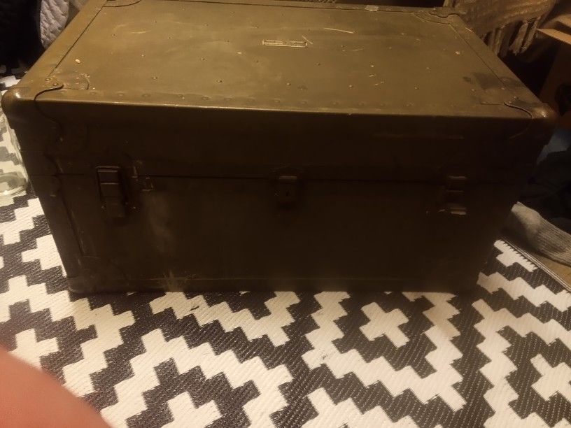 WW2 Army Chest