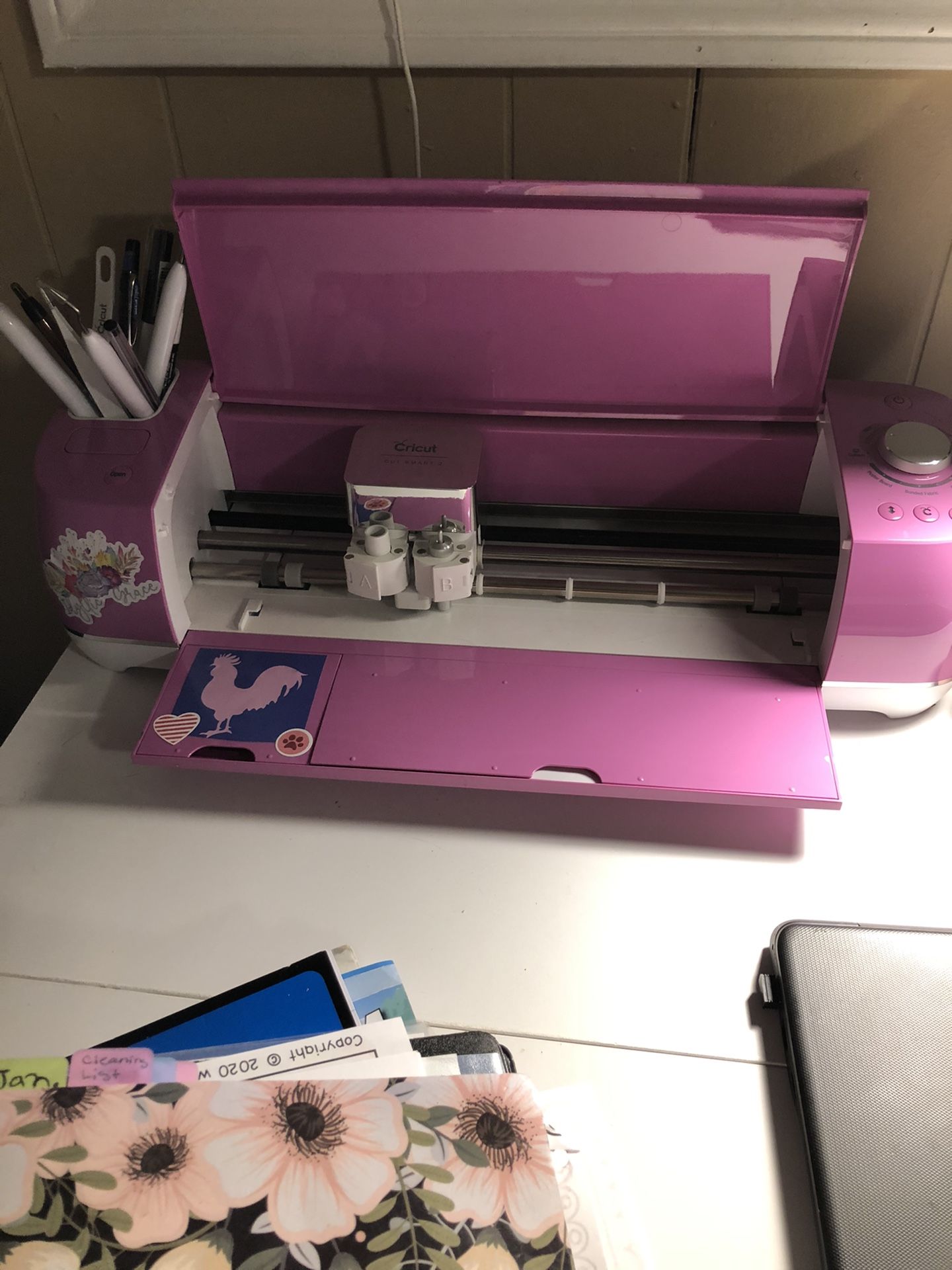 Cricut Explore Air 2 Fuchsia Bundle/Cricut Easypress 2, Rose - 12" x 10"