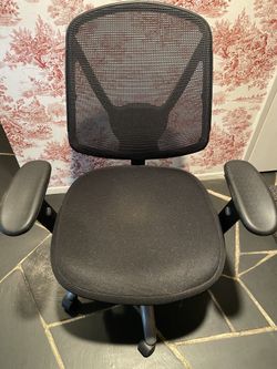 Office Chair Black Padded Seat Elastic Mesh Back