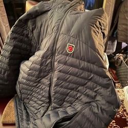 FJALLRAVEN mens XXL Dark blue solid Expedition Latt hoodie puffer jacket Like-New