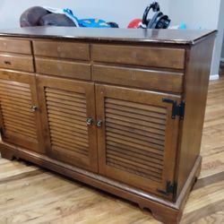Ethan Allen Early American Hutch 48x33x19