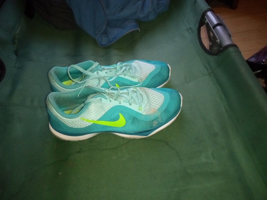 Nike Women's Tennis Shoes