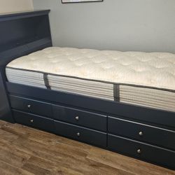Twin Platform Bed And Mattress BR800