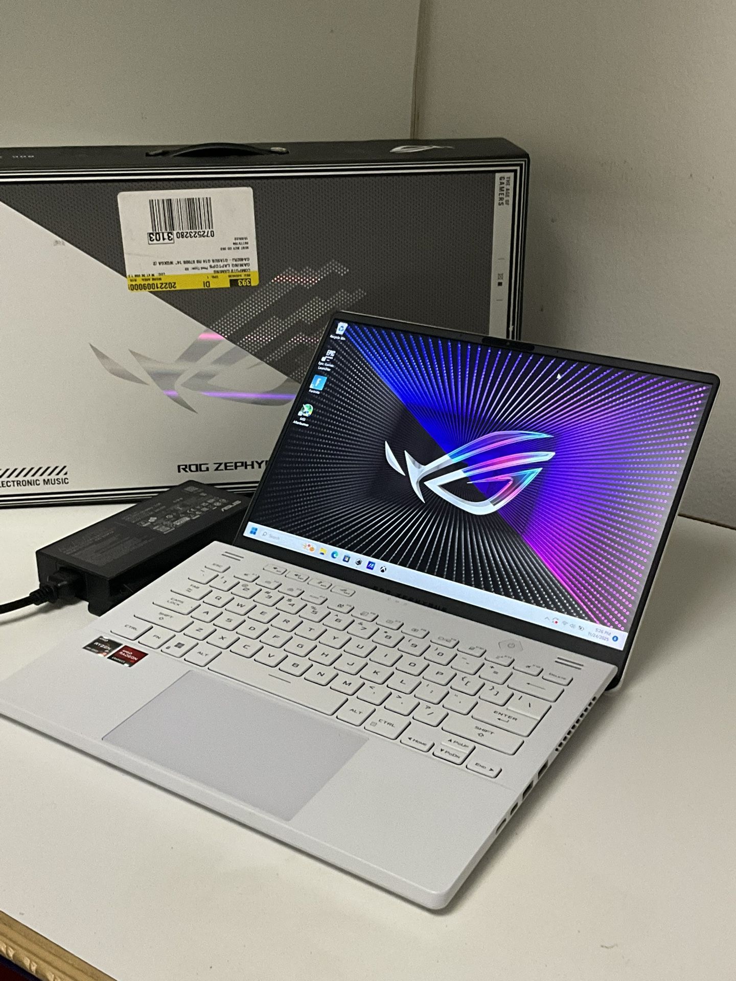 ASUS ROG Zephyrus G14 OLED – White – Ryzen 9 / RX 6700S / 24GB RAM DDR5 / 1TB SSD – 2K 120Hz
