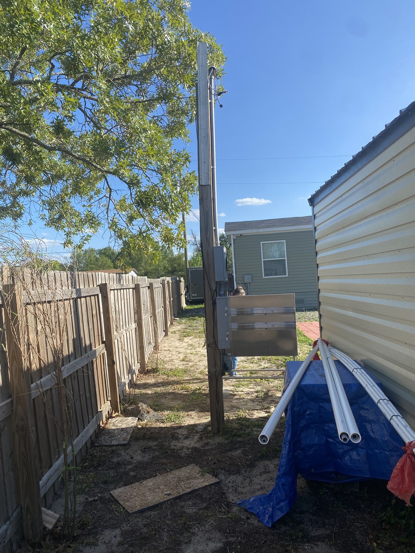 200 amp power pole all brand new meter box 200 pound 200 amp box set up for RV plugs and two 120 plugs on the bottom will take 2000 or best offer