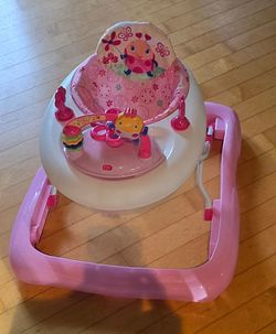 Baby sit in walker ***NEW***