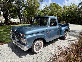1965 Ford F-100 Stepside – 302 V8 / Auto / A/C / Show Truck