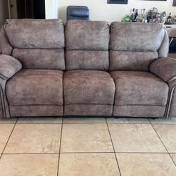 Sofas/ Recliners 