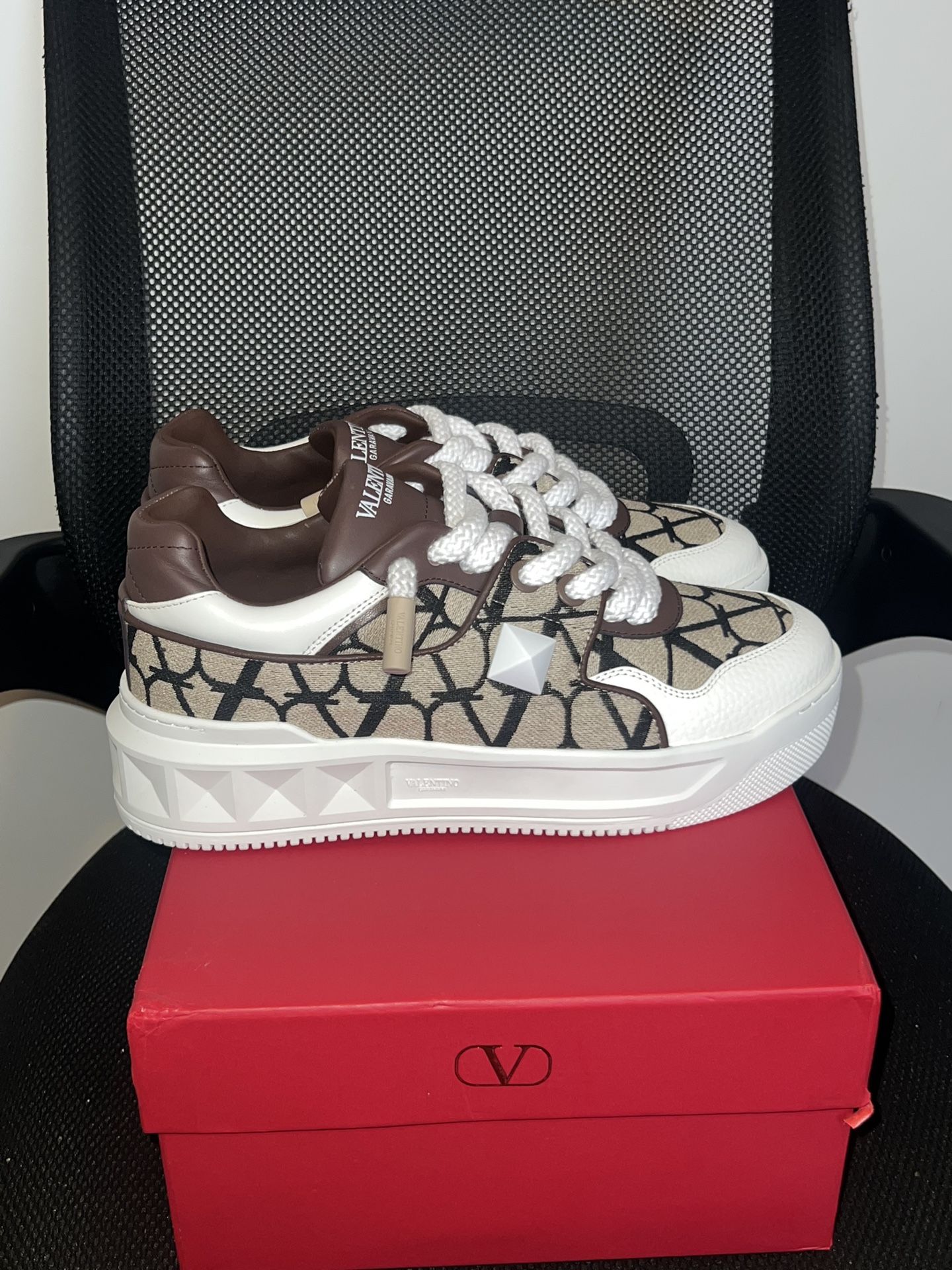 Valentino Sneakers Men’s Size 11 Brand New Jordan