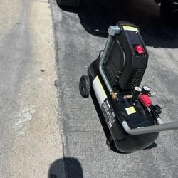 Husky 8 Gallon 150PSI Hotdog Air Compressor