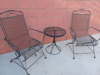 Vintage MCM iron patio set by Woodward