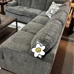 [OM] 🟪 Only $45 initial then take it home 🏡 Brand New // Kasann Sectional 