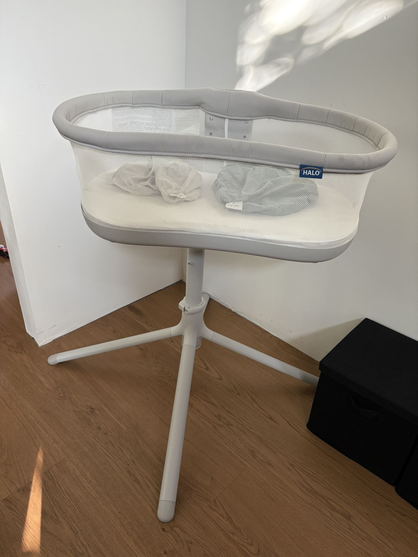 HALO BassiNet Swivel Sleeper 