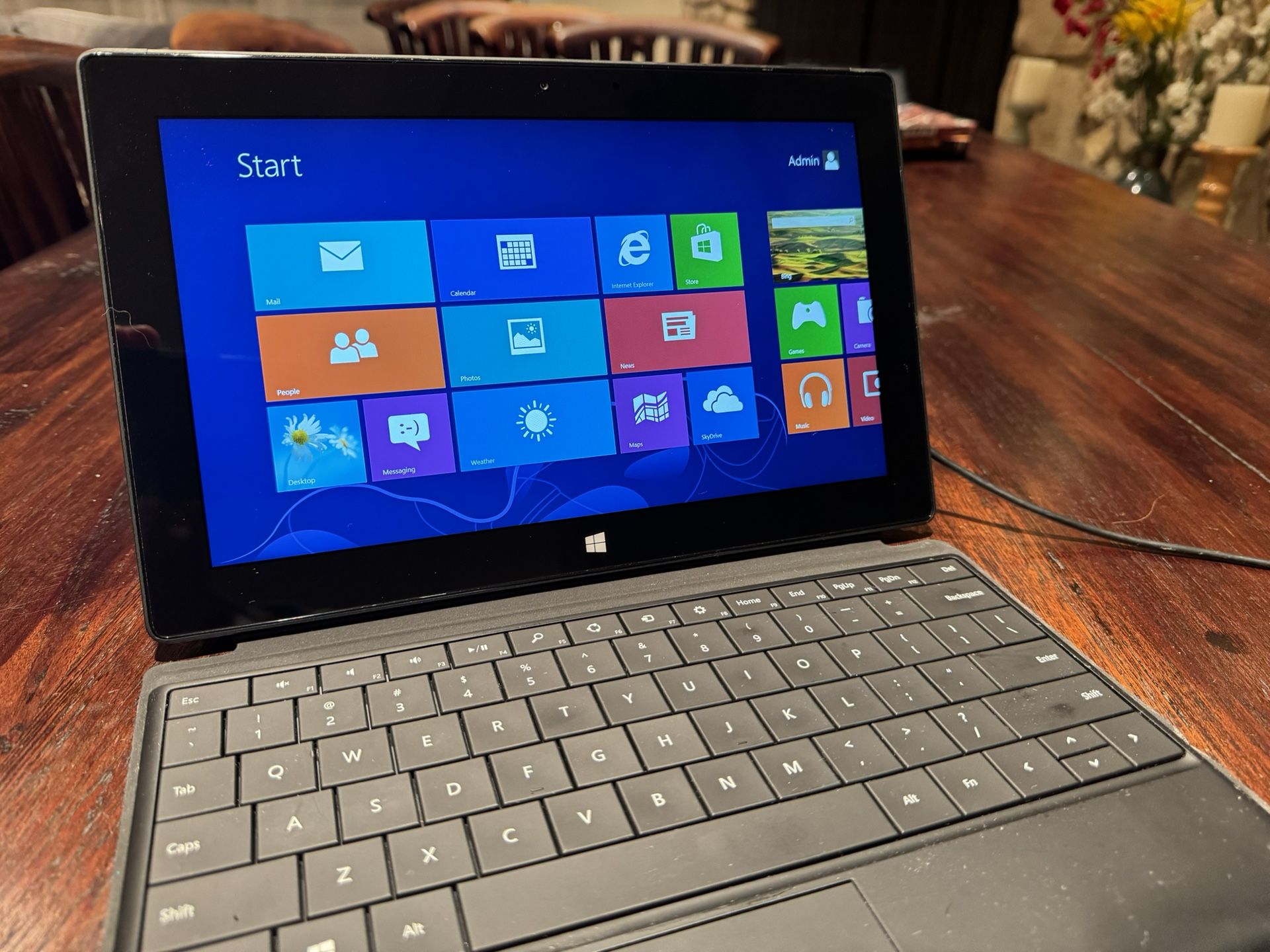 Microsoft Surface Pro- 1st Generation. Bad Battery