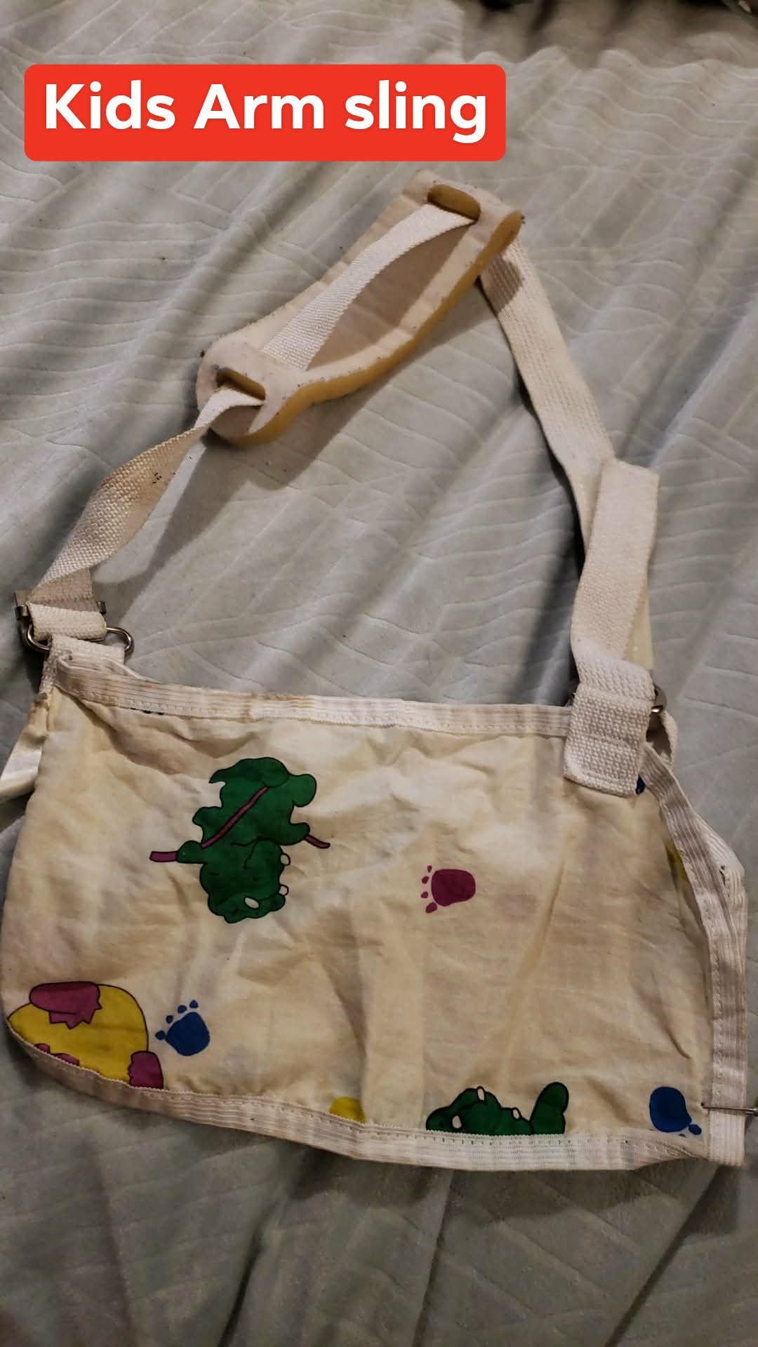 🩷 Sling - pick up still available