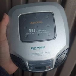 Audio Vox Cd Player With Case And Cd