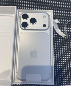 Brand New iPhone **(17 Pro Max)**Unlocked**