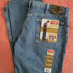 NEW Wrangler Jeans Relaxed Fit 38x29