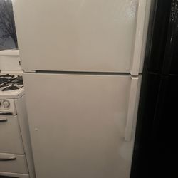 GE Refrigerator 