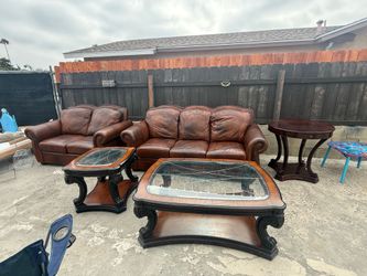 Living Room Set – Sofa, Loveseat & 3 Matching Tables