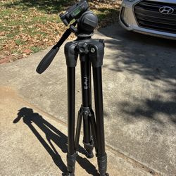 Vivitar Professional 75 inch Camera Tripod - NEW w/o box