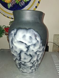 MCM Rookwood Black Matte "CIRRUS Vase (1954)