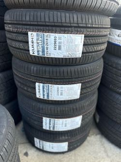 235/40ZR18 KUMHO (4) NEW TIRES INSTALLATION AND BALANCE INCLUDED